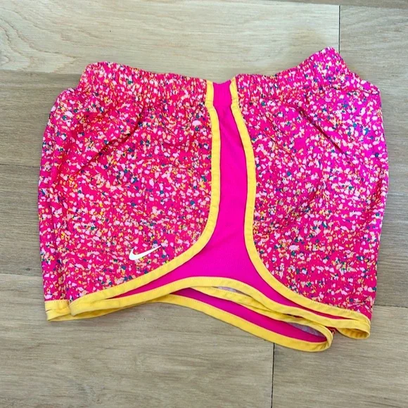 Medium Nike Dri-fit shorts - Picture 2 of 3